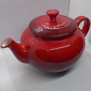 Le Creuset Small Teapot